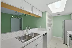 12824 Midway Rd, Dallas, TX 75244 - Photo 19