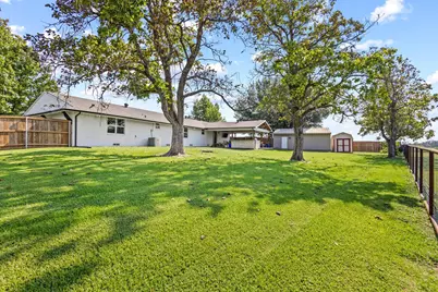 11731 NW State Highway 11, Whitewright, TX 75491 - Photo 23