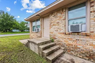 701 W Hull St, Denison, TX 75020 - Photo 3