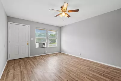 701 W Hull Street #101-2, Denison, TX 75020 - Photo 5