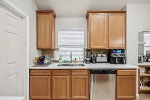 705 Bayshore Dr, Mansfield, TX 76063 - Photo 5