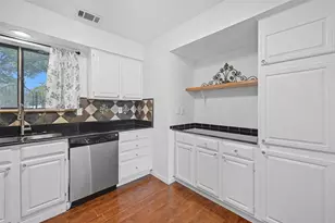 9702 Amberton Pkwy, Dallas, TX 75243 - Photo 11