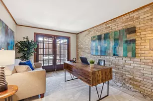 2001 Via Sevilla, Carrollton, TX 75006 - Photo 17