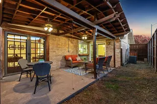 2001 Via Sevilla, Carrollton, TX 75006 - Photo 31