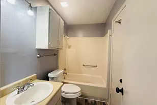 60 W Washington St, Paris, TX 75460 - Photo 9