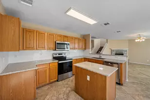 1049 Triple Crown Dr, Fort Worth, TX 76179 - Photo 15