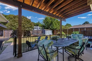 9835 Estate Ln, Dallas, TX 75238 - Photo 23