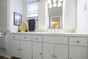 9835 Estate Ln, Dallas, TX 75238 - Photo 17