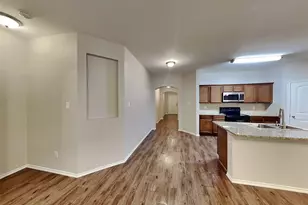 3025 Iris Dr, Lancaster, TX 75146 - Photo 3