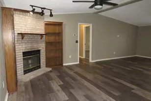 2151 Crockett St, Sanger, TX 76266 - Photo 7