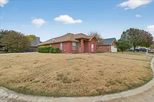 2029 Laney Dr, Sanger, TX 76266 - Photo 5