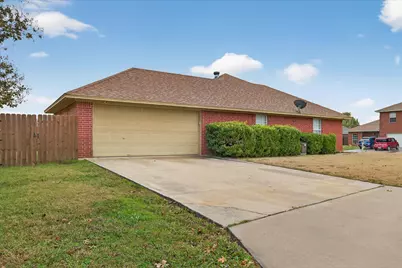 2029 Laney Drive, Sanger, TX 76266 - Photo 5