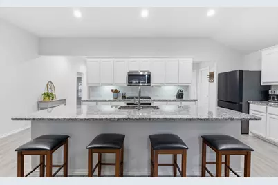 437 Falcon Way, Azle, TX 76020 - Photo 9