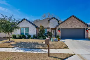 1135 Vintage Ave, Gainesville, TX 76240 - Photo 1