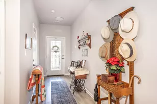 1135 Vintage Ave, Gainesville, TX 76240 - Photo 3