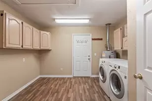 107 S Sheppard Dr, Euless, TX 76040 - Photo 9