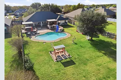 616 Parker Lane, Granbury, TX 76048 - Photo 3