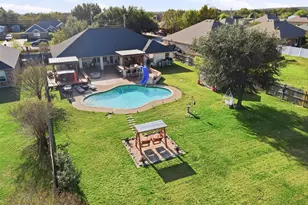 616 Parker Ln, Granbury, TX 76048 - Photo 3