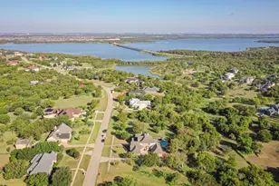 811 Mallard Pointe Dr, Grand Prairie, TX 75104 - Photo 39