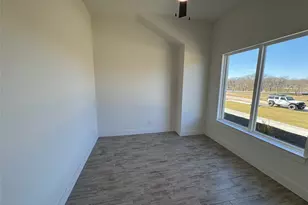 2004 Camden Dr, Springtown, TX 76082 - Photo 3