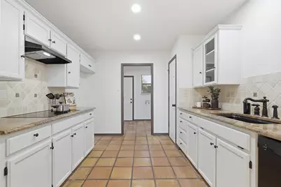 612 Shady Oaks Trail, Burleson, TX 76028 - Photo 13