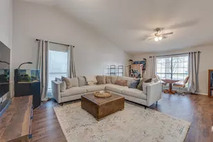 210 Wilshire Dr, Glenn Heights, TX 75154 - Photo 7