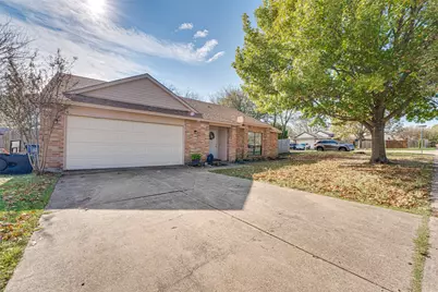 210 Wilshire Drive, Glenn Heights, TX 75154 - Photo 1