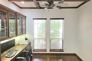 1016 Cove Meadow Ct, Grand Prairie, TX 75104 - Photo 9