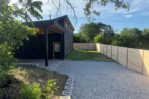 2806 Beechwood St, Granbury, TX 76048 - Photo 3