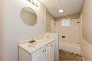 902 Poinsettia Dr, Lancaster, TX 75146 - Photo 11