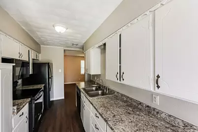 902 Poinsettia Drive, Lancaster, TX 75146 - Photo 5