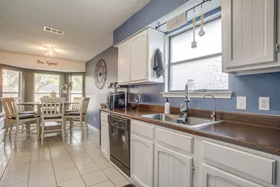 516 Clover Drive, Saginaw, TX 76179 - Photo 9