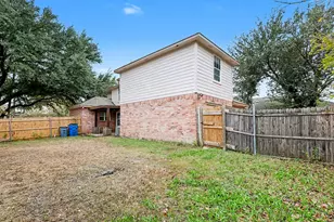 1417 Hamburg St, Dallas, TX 75215 - Photo 25
