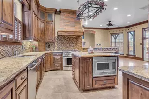 2741 Lonesome Dove Rd, Grapevine, TX 76092 - Photo 21