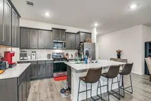 8366 Slowburn Dr, Garland, TX 75043 - Photo 5