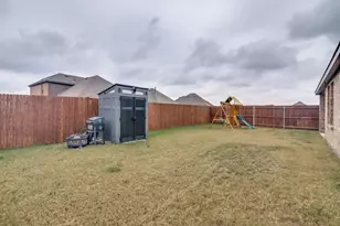 8366 Slowburn Dr, Garland, TX 75043 - Photo 25