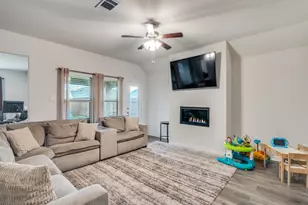 8366 Slowburn Dr, Garland, TX 75043 - Photo 9