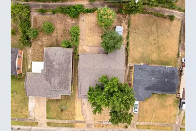 4208 Huckleberry Circle, Dallas, TX 75216 - Photo 31