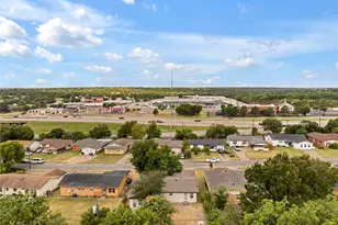 4208 Huckleberry Cir, Dallas, TX 75216 - Photo 29