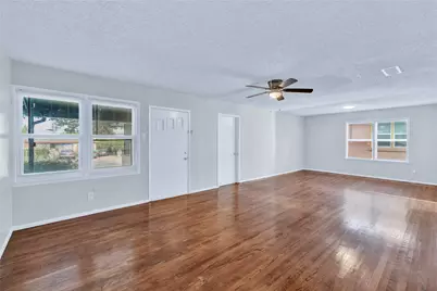 4208 Huckleberry Circle, Dallas, TX 75216 - Photo 9