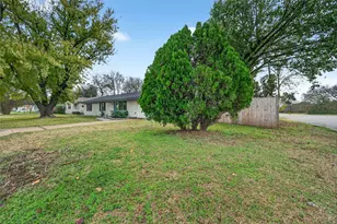 604 E Summit St, Sherman, TX 75090 - Photo 5
