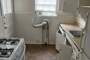 1407 Bolivar St, Denton, TX 76201 - Photo 3