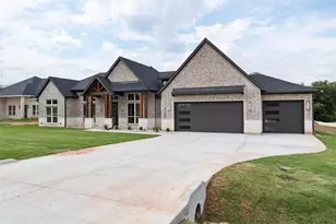 2300 Candlestick Dr, Granbury, TX 76049 - Photo 1