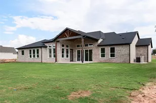 2300 Candlestick Dr, Granbury, TX 76049 - Photo 33