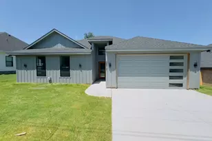 2512 San Gabriel Dr, Granbury, TX 76048 - Photo 3