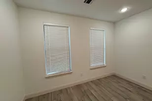 2512 San Gabriel Dr, Granbury, TX 76048 - Photo 9