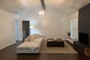 1831 Kensington Dr, Carrollton, TX 75007 - Photo 5