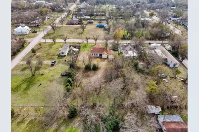 711 E Cowan Avenue, Mart, TX 76664 - Photo 5