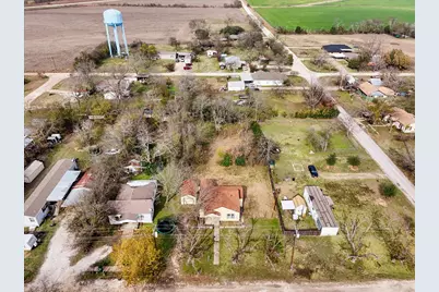 711 E Cowan Avenue, Mart, TX 76664 - Photo 9