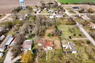 711 E Cowan Ave, Mart, TX 76664 - Photo 9